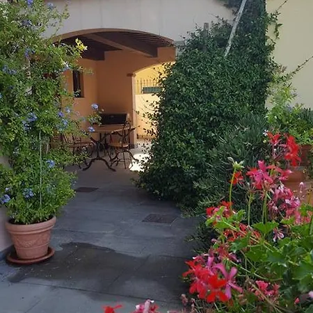 Aparthotel Il Vigneto Lari