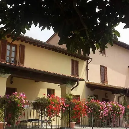 Aparthotel Il Vigneto Lari
