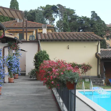 Il Vigneto * Lari